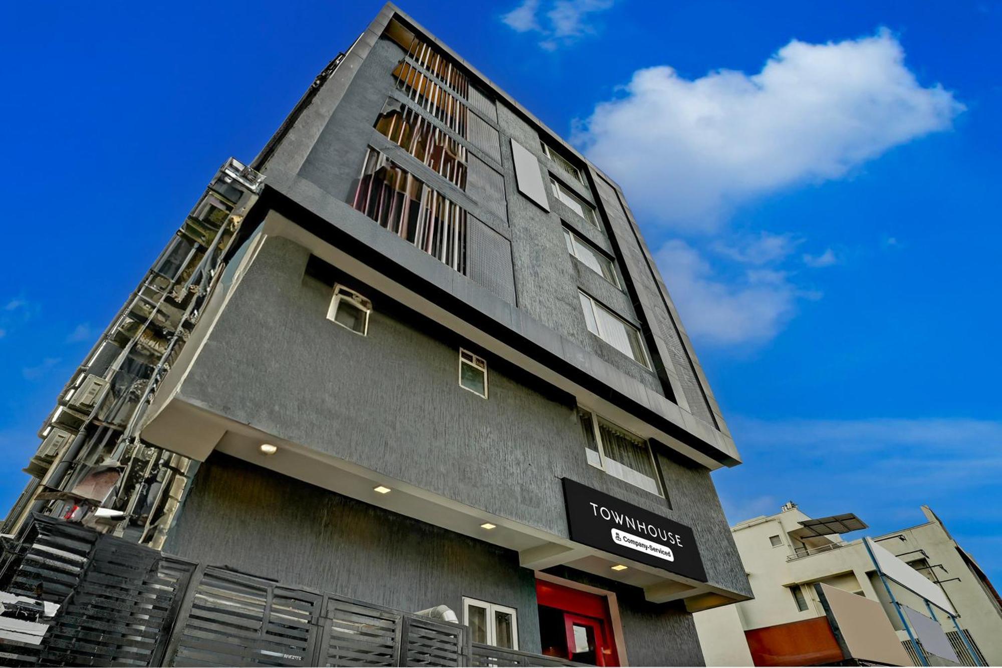 Super Townhouse Ulsoor Near Halasuru Metro Station Bangalore Bagian luar foto