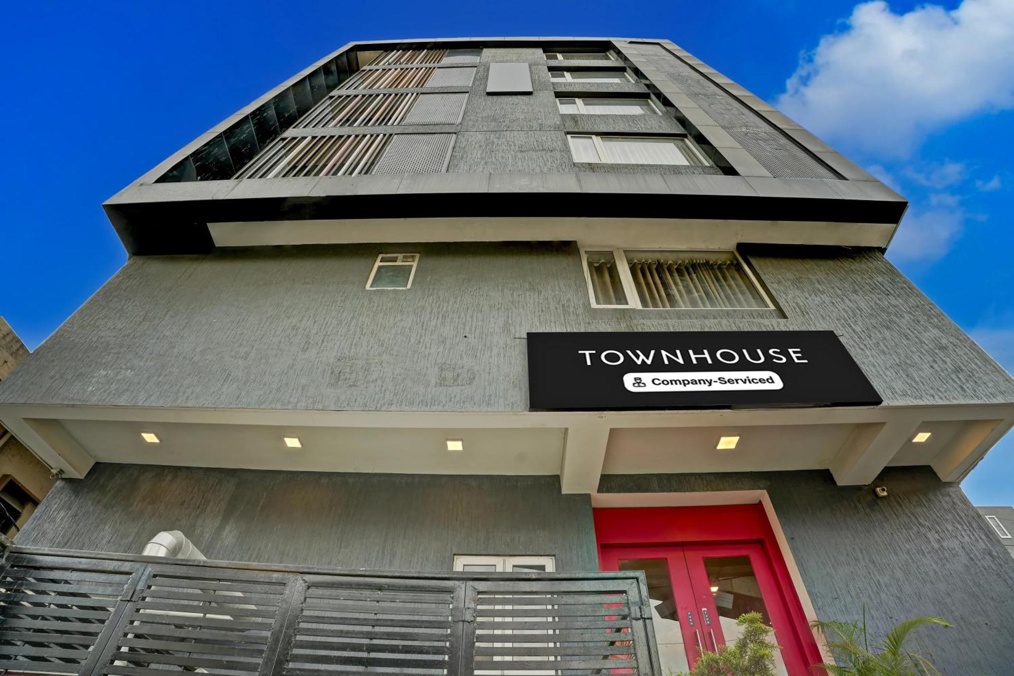 Super Townhouse Ulsoor Near Halasuru Metro Station Bangalore Bagian luar foto